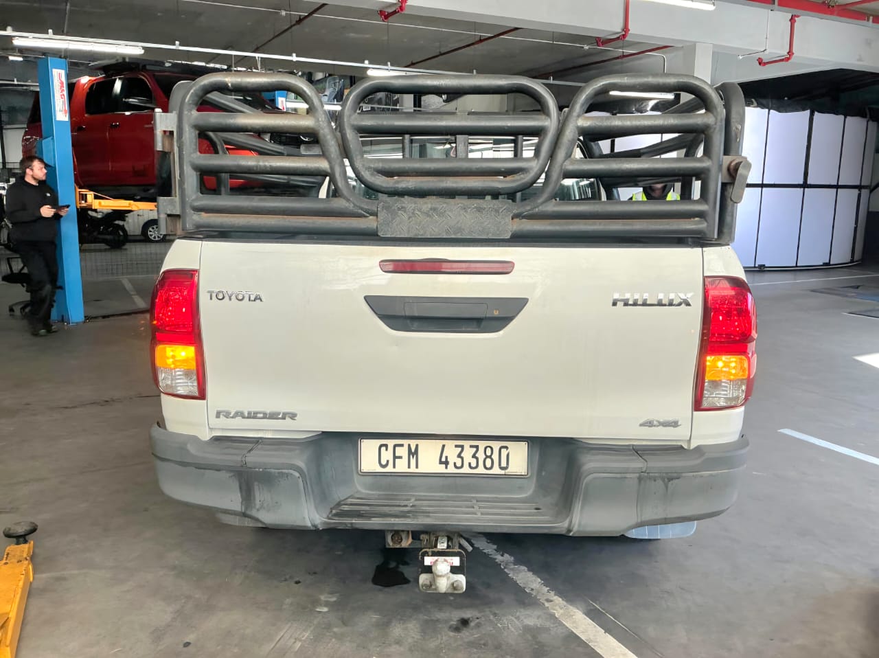 Toyota Hilux - Image 2