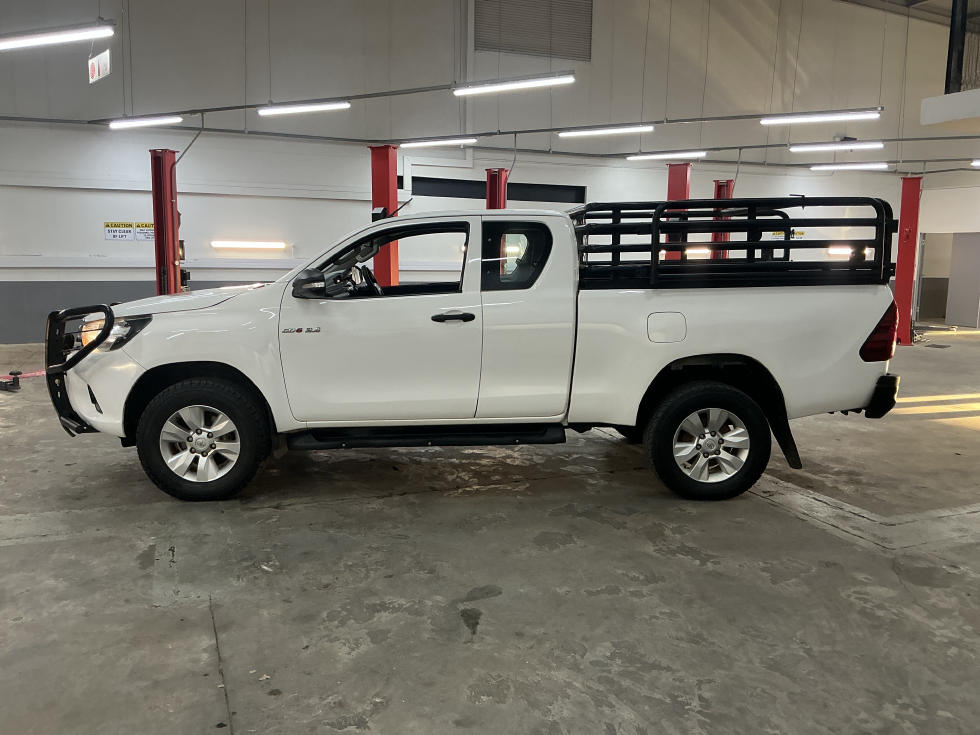 Toyota Hilux - Image 3