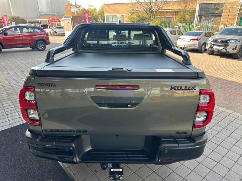 Toyota Hilux Legend 55 - Image 2