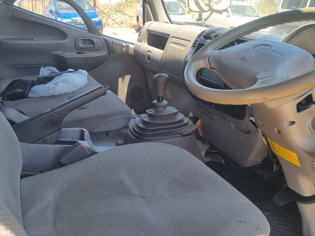 Toyota Dyna 3ton Truck - Image 4