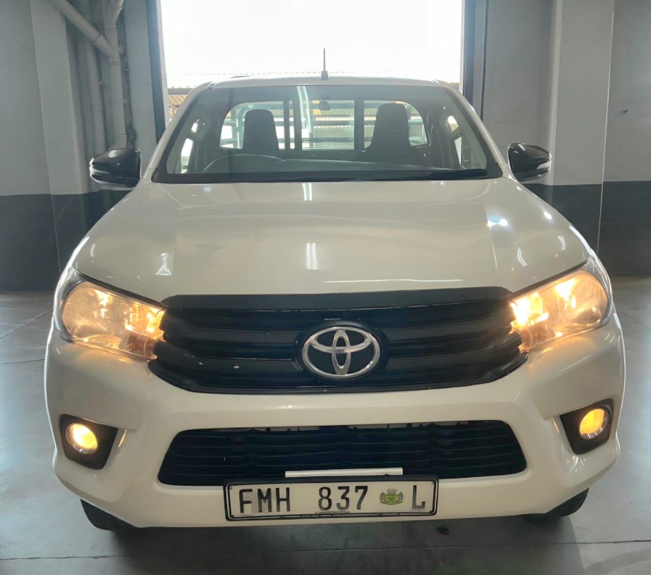  Toyota Hilux