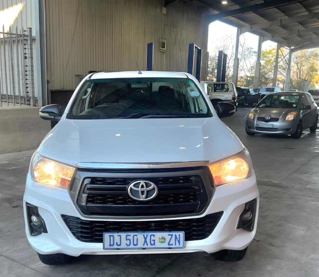  Toyota Hilux