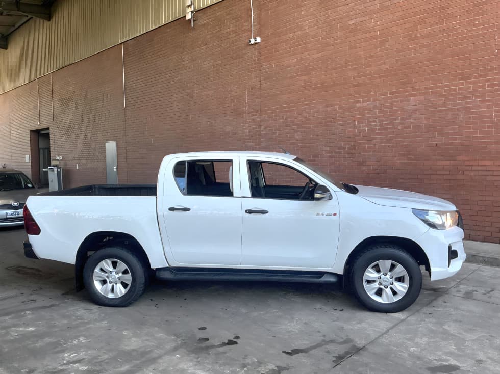  Toyota Hilux - Image 3