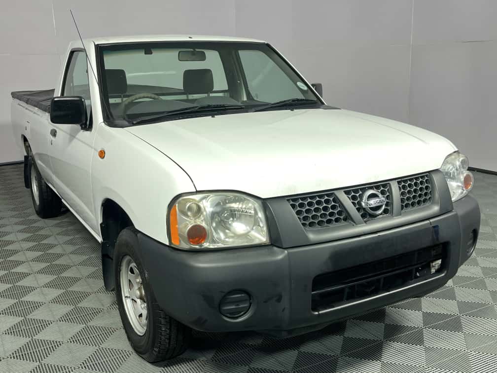 Nissan Np300 Hardbody 2.0i 