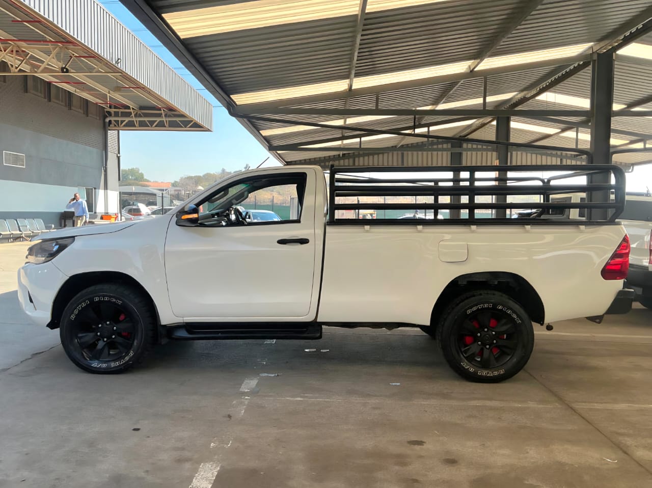  Toyota Hilux - Image 3